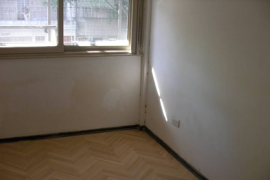 La Paternal,Capital Federal,3 Habitaciones Habitaciones,2 BañosBaños,Departamentos,Juan B Justo y Espinosa,1,1321
