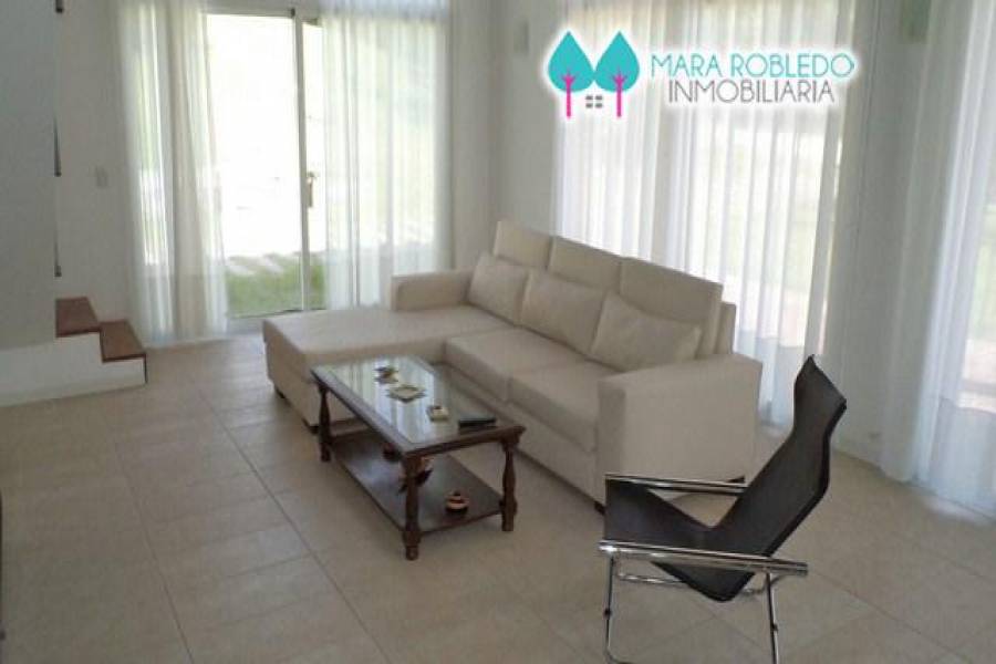 Pinamar,Buenos Aires,Argentina,3 Bedrooms Bedrooms,2 BathroomsBathrooms,Casas,Av Shaw 2200,4085