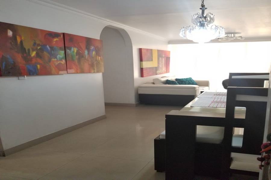 Cali,Valle del Cauca,Colombia,3 Bedrooms Bedrooms,1 BañoBathrooms,Apartamentos,1,4138