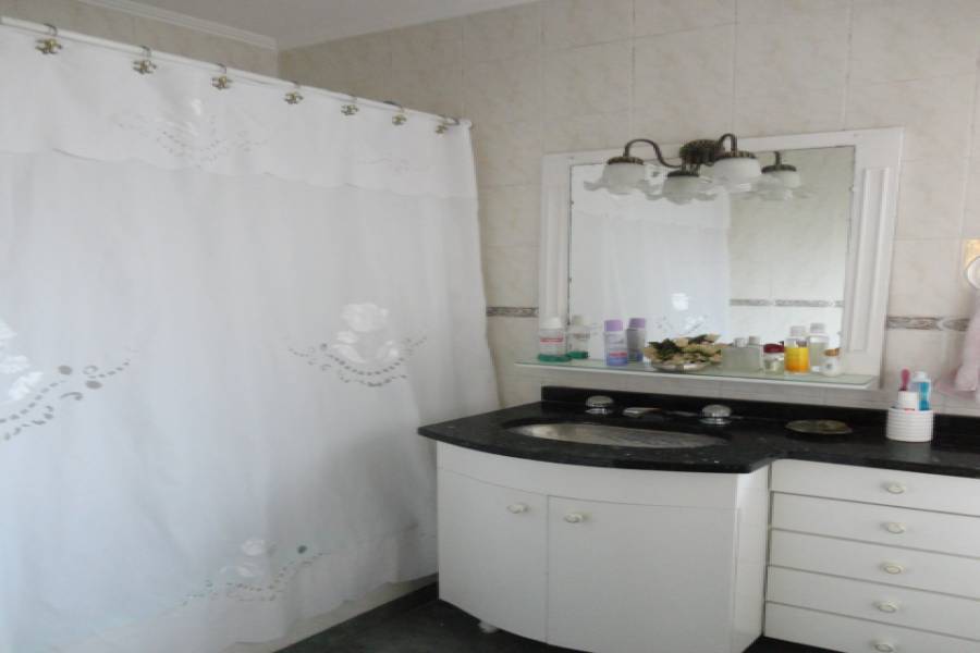 Parque Avellaneda,Capital Federal,3 BañosBaños,Casas,DOLORES,1010