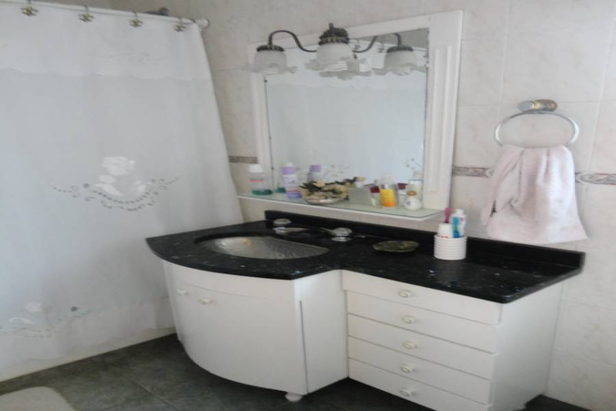Parque Avellaneda,Capital Federal,3 BañosBaños,Casas,DOLORES,1010