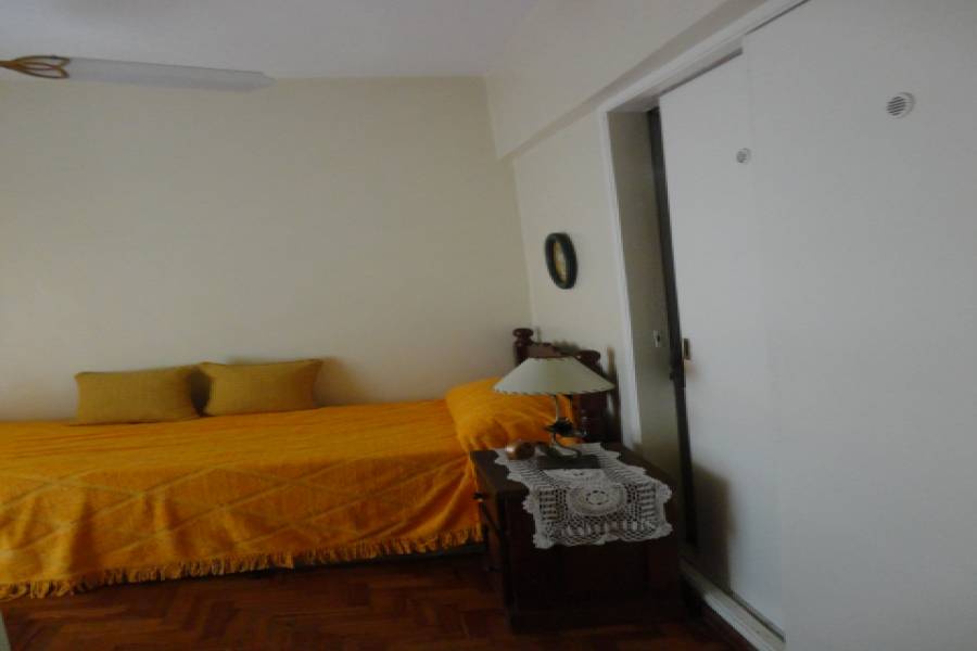 Parque Avellaneda,Capital Federal,3 BañosBaños,Casas,DOLORES,1010