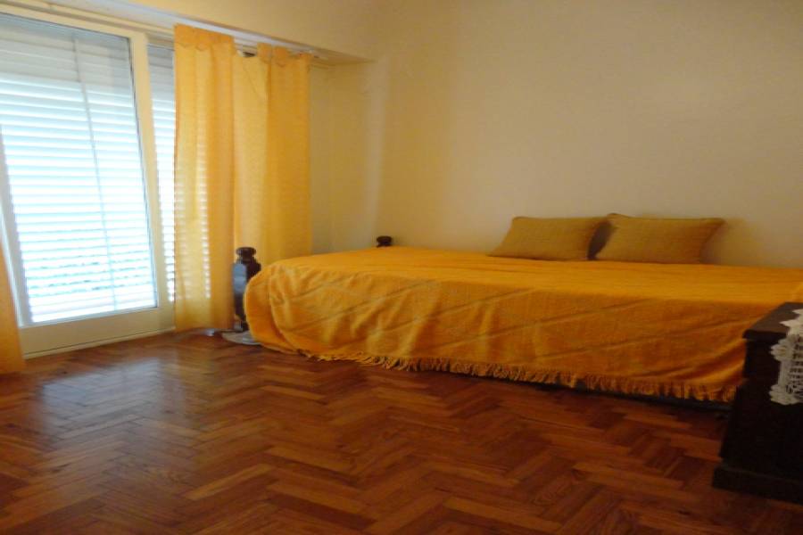 Parque Avellaneda,Capital Federal,3 BañosBaños,Casas,DOLORES,1010