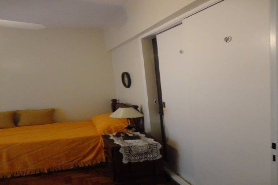 Parque Avellaneda,Capital Federal,3 BañosBaños,Casas,DOLORES,1010