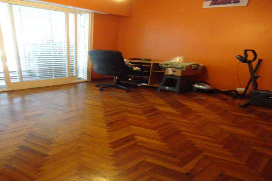Parque Avellaneda,Capital Federal,3 BañosBaños,Casas,DOLORES,1010