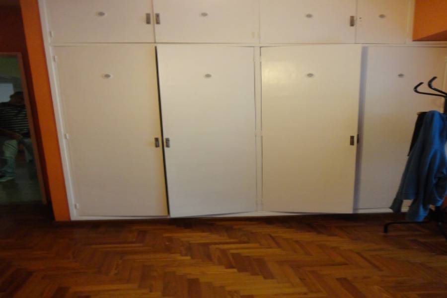 Parque Avellaneda,Capital Federal,3 BañosBaños,Casas,DOLORES,1010