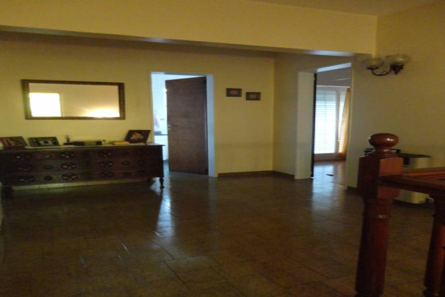 Parque Avellaneda,Capital Federal,3 BañosBaños,Casas,DOLORES,1010