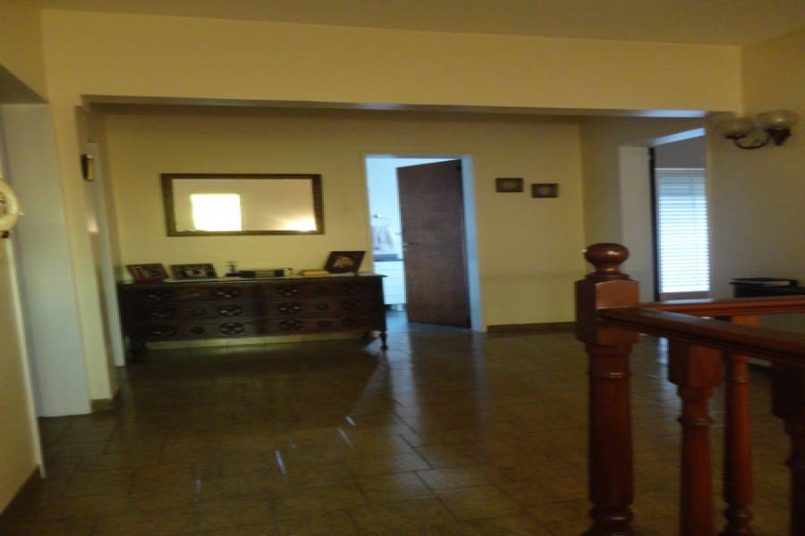 Parque Avellaneda,Capital Federal,3 BañosBaños,Casas,DOLORES,1010