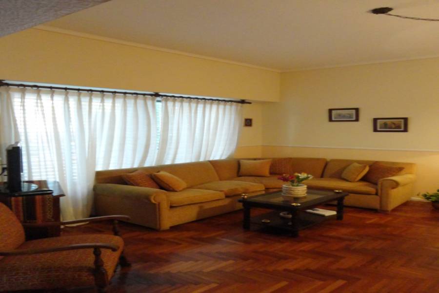 Parque Avellaneda,Capital Federal,3 BañosBaños,Casas,DOLORES,1010