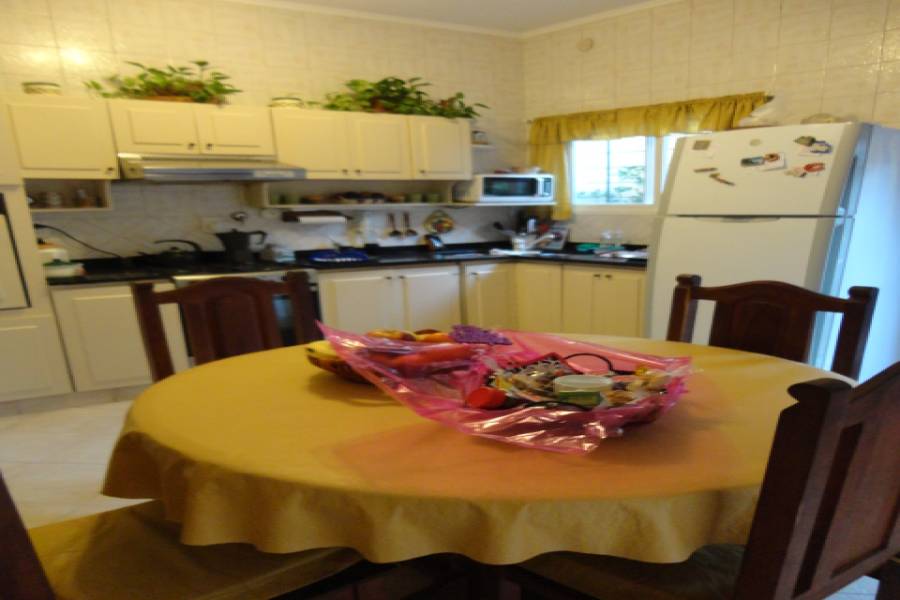Parque Avellaneda,Capital Federal,3 BañosBaños,Casas,DOLORES,1010