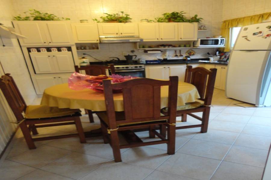 Parque Avellaneda,Capital Federal,3 BañosBaños,Casas,DOLORES,1010