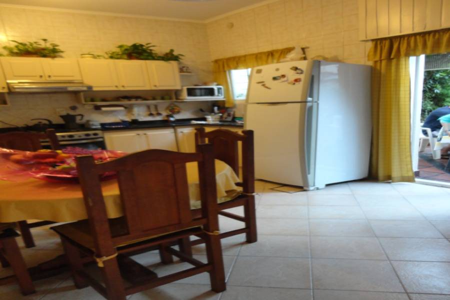 Parque Avellaneda,Capital Federal,3 BañosBaños,Casas,DOLORES,1010