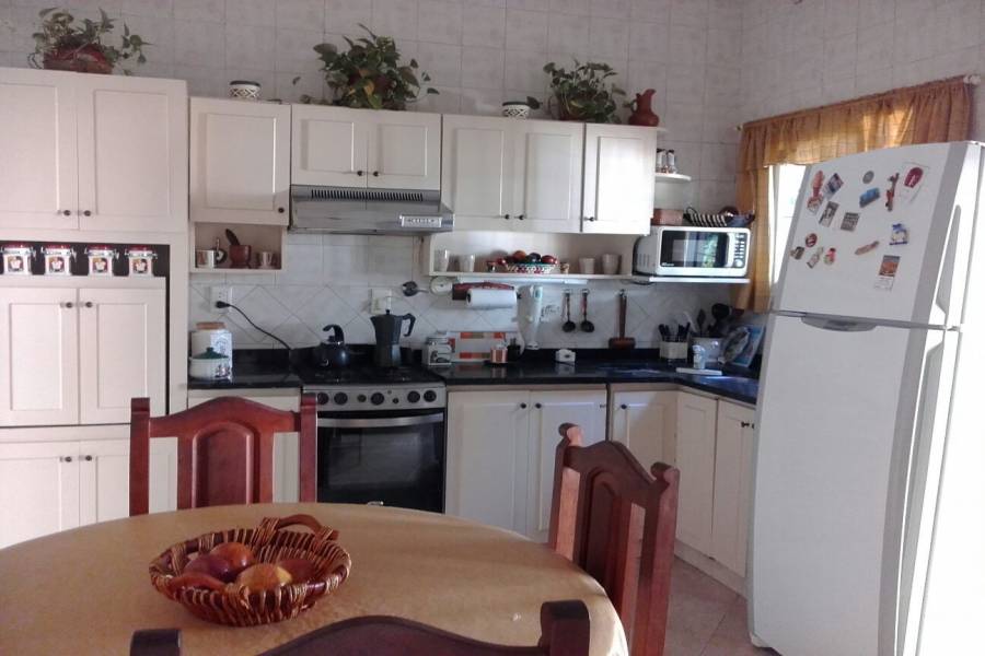 Parque Avellaneda,Capital Federal,3 BañosBaños,Casas,DOLORES,1010