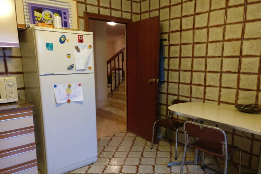 Paterna,Valencia,España,5 Bedrooms Bedrooms,2 BathroomsBathrooms,Fincas-Villas,4191