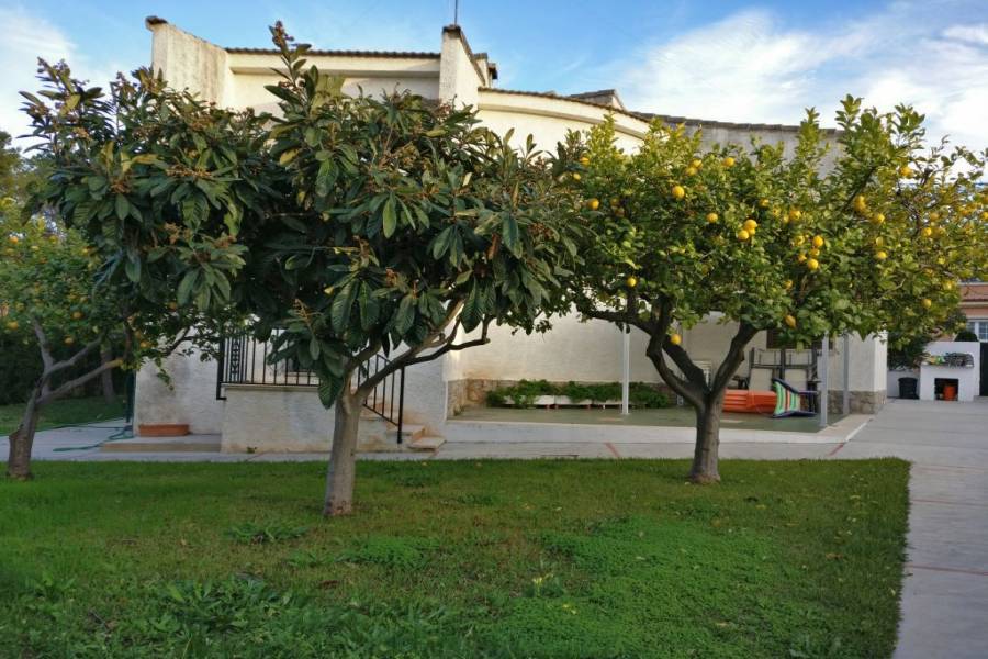 Paterna,Valencia,España,5 Bedrooms Bedrooms,2 BathroomsBathrooms,Fincas-Villas,4191