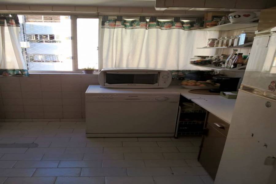 Flores,Capital Federal,3 Habitaciones Habitaciones,2 BañosBaños,Departamentos,VARELA,1011