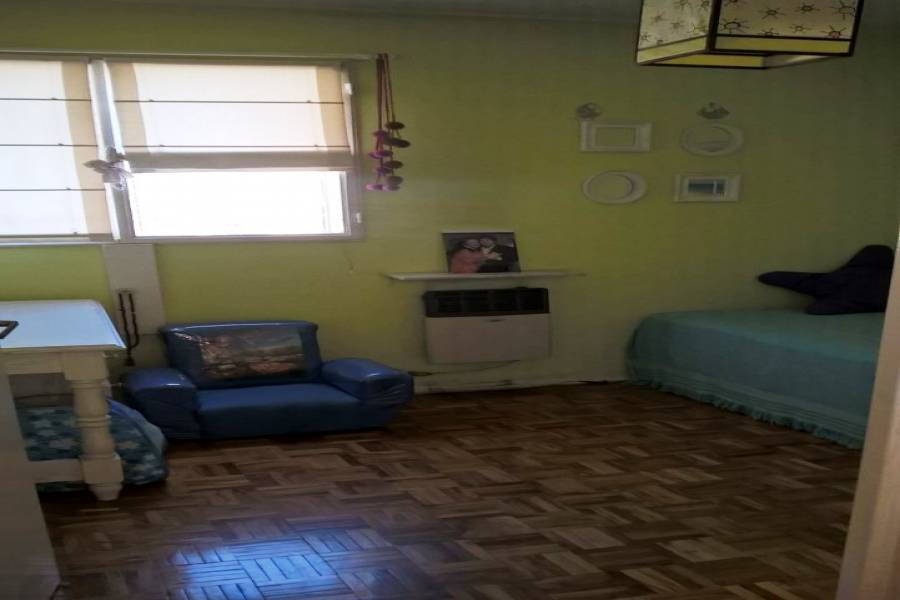 Flores,Capital Federal,3 Habitaciones Habitaciones,2 BañosBaños,Departamentos,VARELA,1011