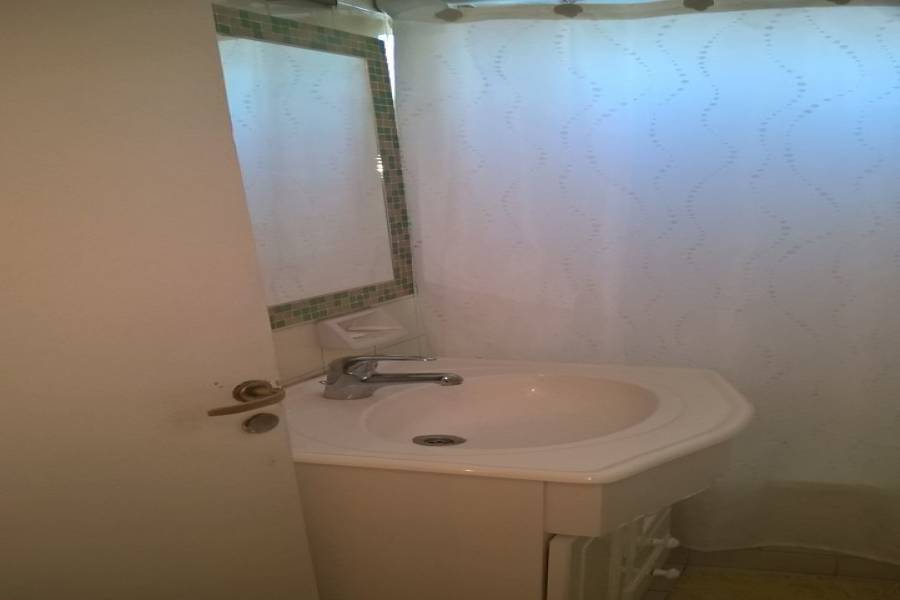 Flores,Capital Federal,3 Habitaciones Habitaciones,2 BañosBaños,Departamentos,VARELA,1011