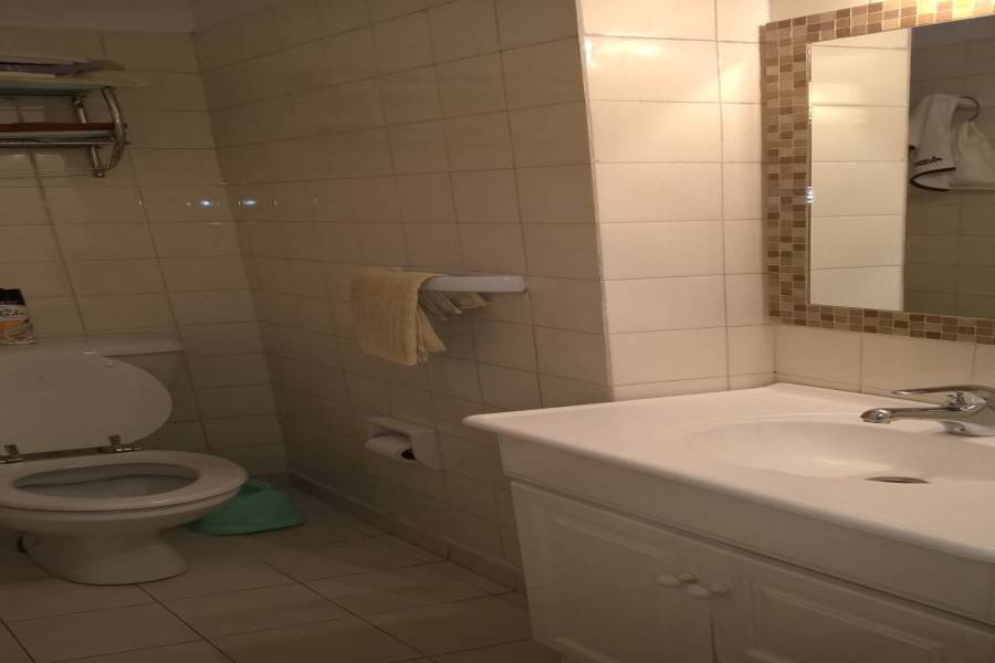 Flores,Capital Federal,3 Habitaciones Habitaciones,2 BañosBaños,Departamentos,VARELA,1011