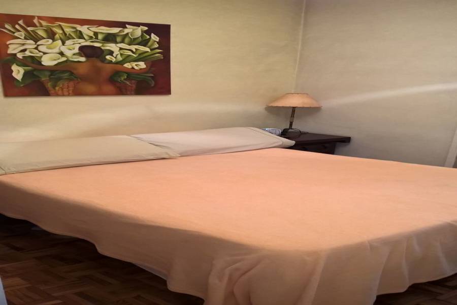 Flores,Capital Federal,3 Habitaciones Habitaciones,2 BañosBaños,Departamentos,VARELA,1011