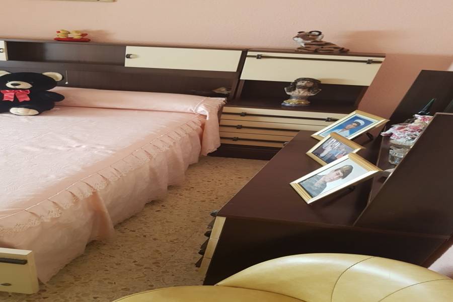 Paterna,Valencia,España,4 Bedrooms Bedrooms,1 BañoBathrooms,Apartamentos,4327