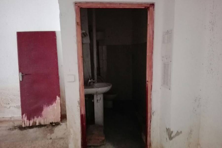 Valencia,Valencia,España,2 BathroomsBathrooms,Locales,4336