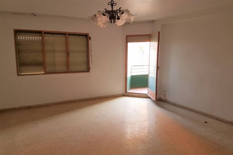 Valencia,Valencia,España,4 Bedrooms Bedrooms,1 BañoBathrooms,Apartamentos,4353