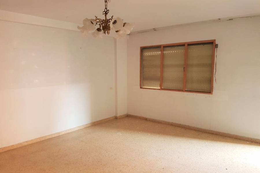 Valencia,Valencia,España,4 Bedrooms Bedrooms,1 BañoBathrooms,Apartamentos,4353