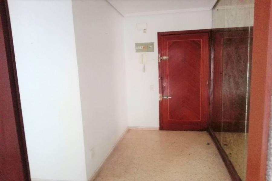 Valencia,Valencia,España,4 Bedrooms Bedrooms,1 BañoBathrooms,Apartamentos,4353