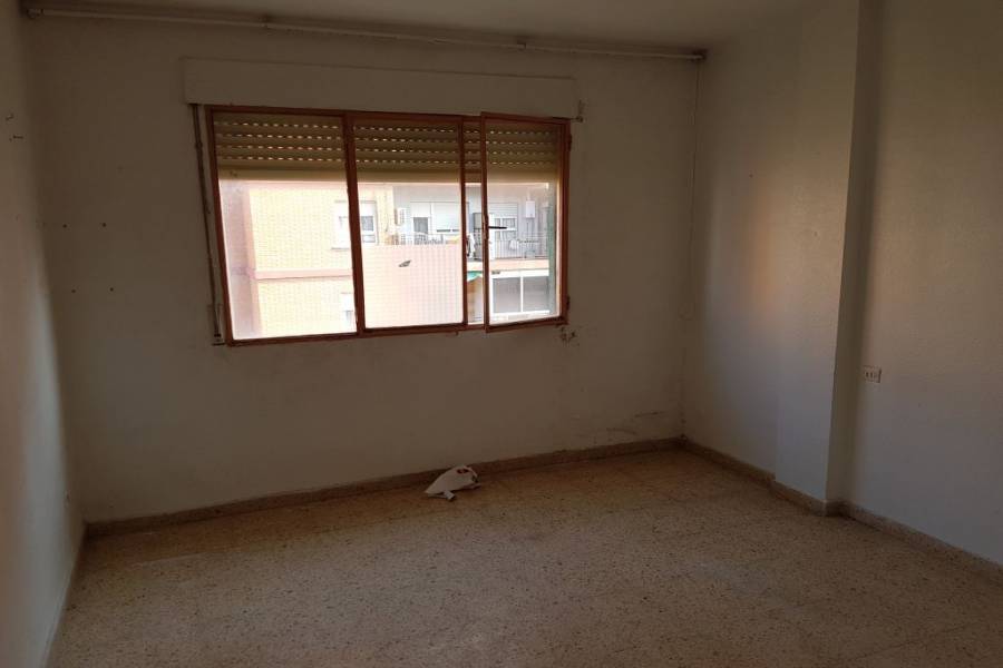 Valencia,Valencia,España,4 Bedrooms Bedrooms,1 BañoBathrooms,Apartamentos,4353