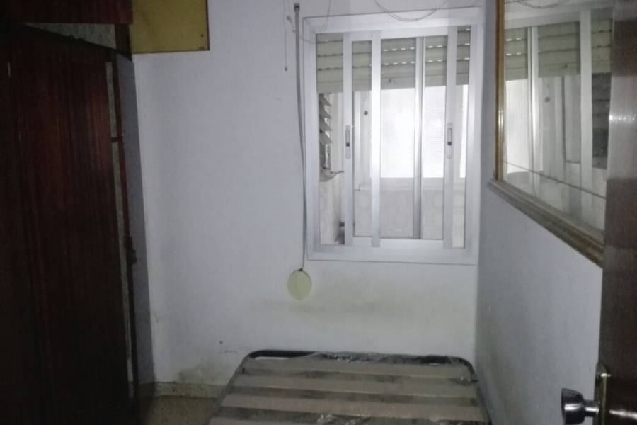 Valencia,Valencia,España,4 Bedrooms Bedrooms,1 BañoBathrooms,Apartamentos,4357