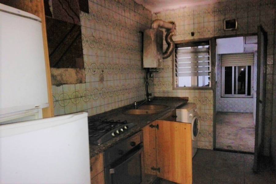 Valencia,Valencia,España,4 Bedrooms Bedrooms,1 BañoBathrooms,Apartamentos,4357