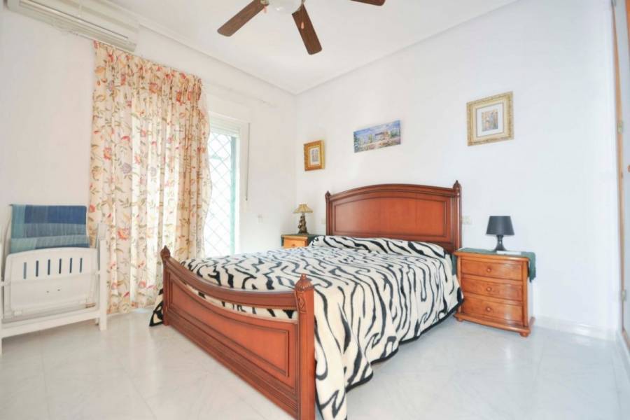 Torrevieja,Alicante,España,2 Bedrooms Bedrooms,1 BañoBathrooms,Adosada,39101