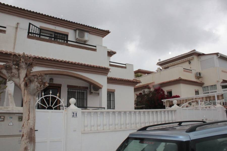 Torrevieja,Alicante,España,3 Bedrooms Bedrooms,2 BathroomsBathrooms,Adosada,39109