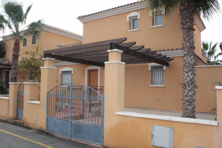 Torrevieja,Alicante,España,3 Bedrooms Bedrooms,2 BathroomsBathrooms,Adosada,39110