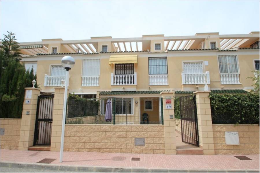 Torrevieja,Alicante,España,3 Bedrooms Bedrooms,3 BathroomsBathrooms,Adosada,39127