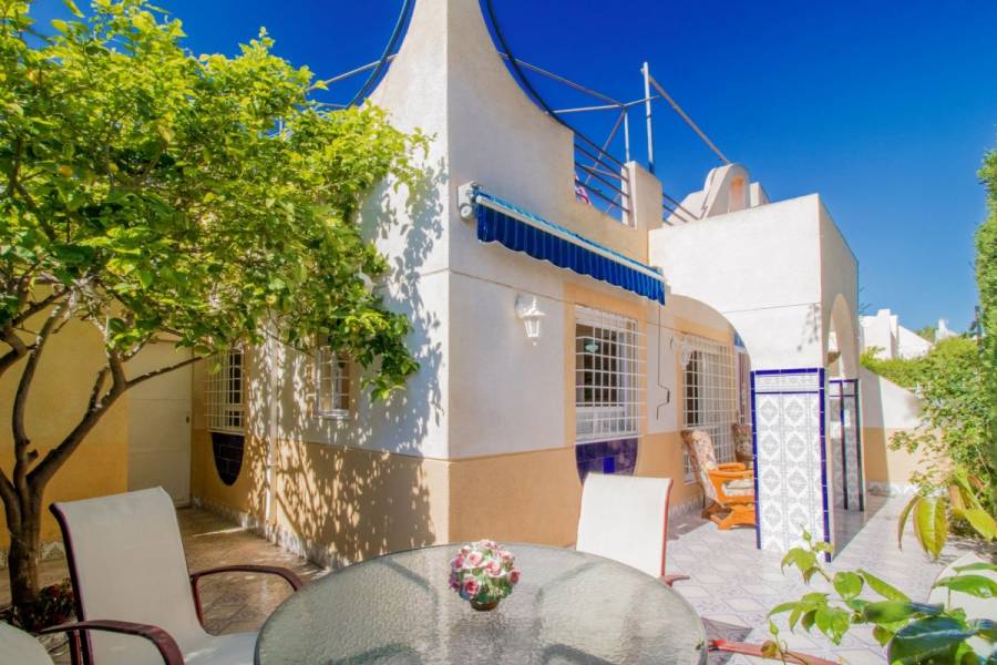 Torrevieja,Alicante,España,2 Bedrooms Bedrooms,1 BañoBathrooms,Adosada,39151