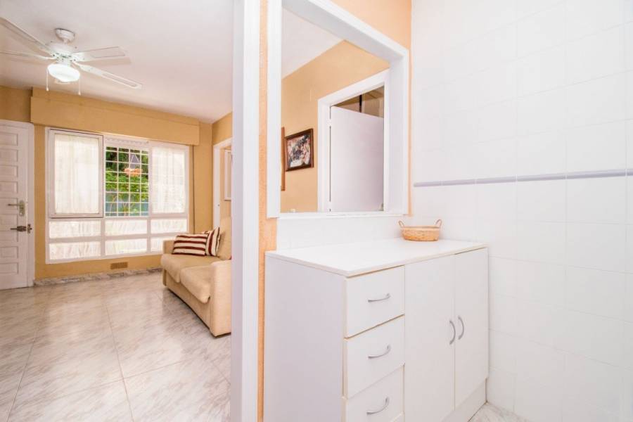 Torrevieja,Alicante,España,2 Bedrooms Bedrooms,1 BañoBathrooms,Adosada,39151