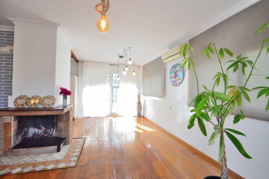 Torrevieja,Alicante,España,5 Bedrooms Bedrooms,2 BathroomsBathrooms,Adosada,39156