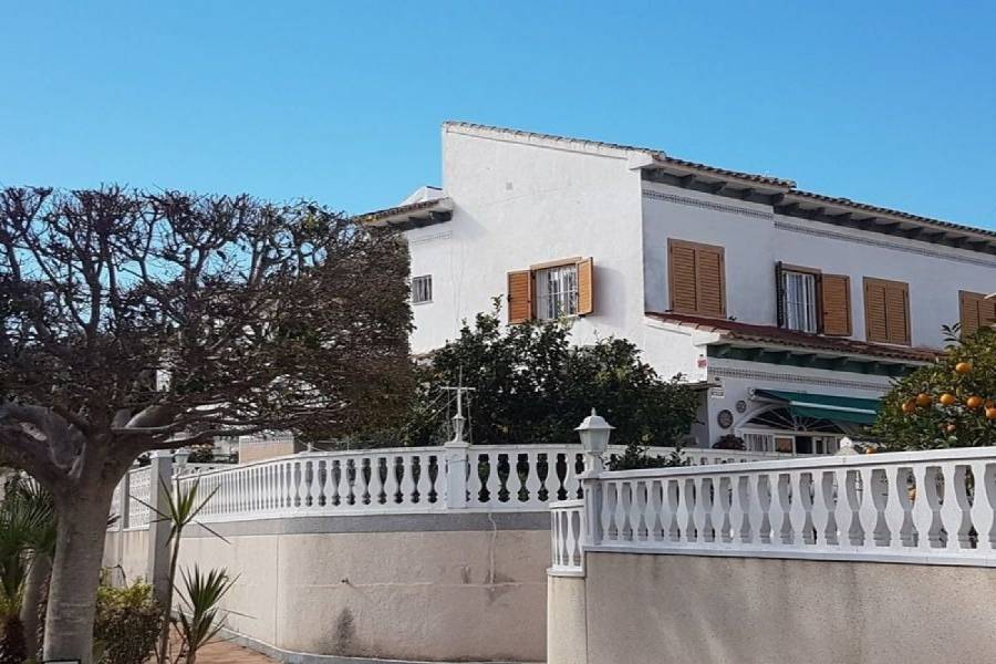 Torrevieja,Alicante,España,2 Bedrooms Bedrooms,1 BañoBathrooms,Adosada,39195