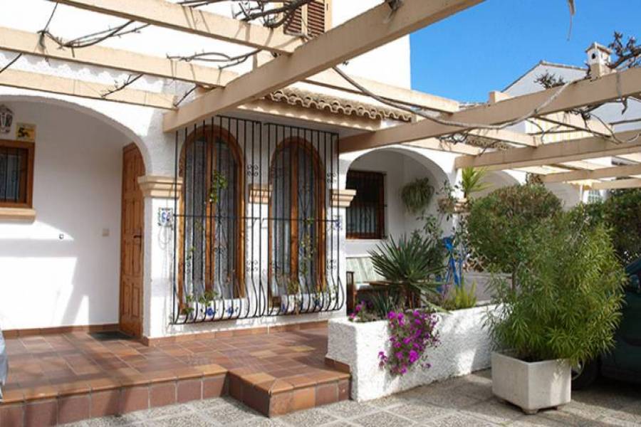 Gran alacant,Alicante,España,5 Bedrooms Bedrooms,3 BathroomsBathrooms,Bungalow,39285
