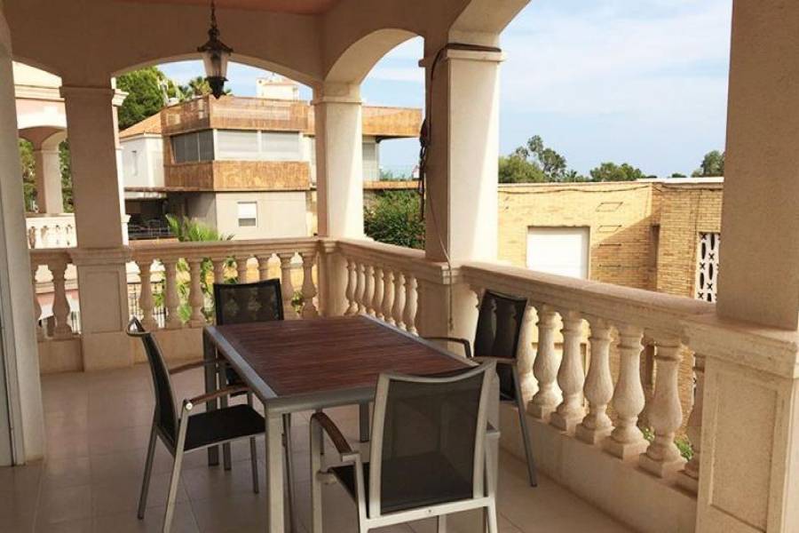 Santa Pola,Alicante,España,4 Bedrooms Bedrooms,3 BathroomsBathrooms,Bungalow,39306