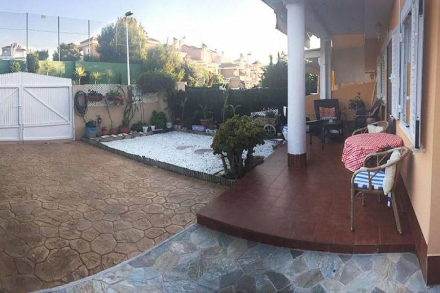 Gran alacant,Alicante,España,3 Bedrooms Bedrooms,2 BathroomsBathrooms,Chalets,39324