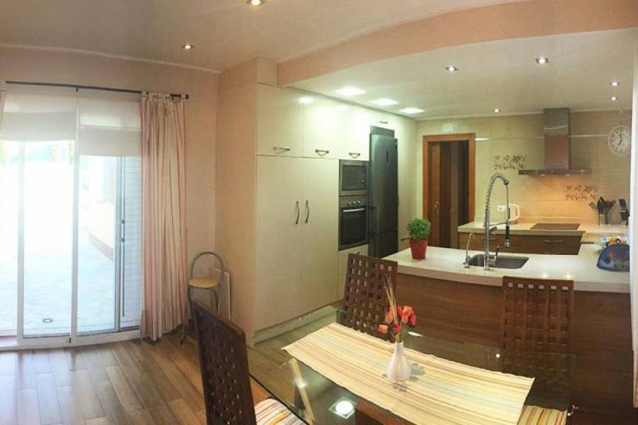 Gran alacant,Alicante,España,3 Bedrooms Bedrooms,2 BathroomsBathrooms,Chalets,39324