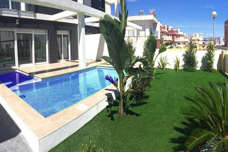 Gran alacant,Alicante,España,4 Bedrooms Bedrooms,3 BathroomsBathrooms,Bungalow,39333