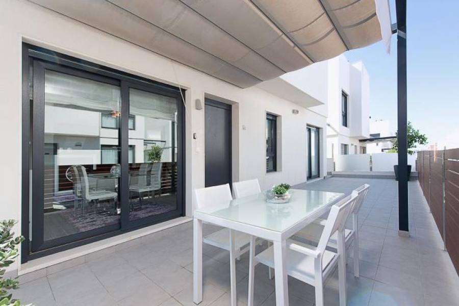 Gran alacant,Alicante,España,3 Bedrooms Bedrooms,3 BathroomsBathrooms,Chalets,39341