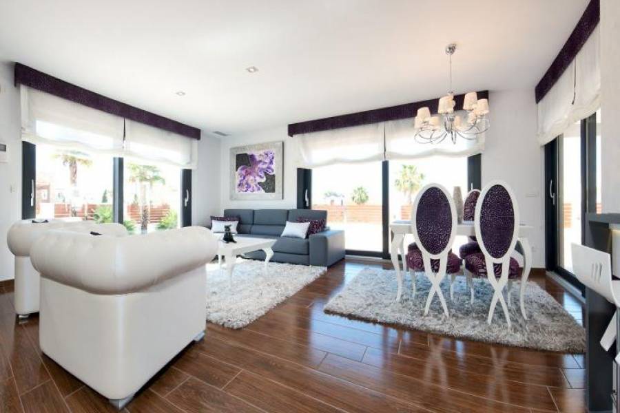 Gran alacant,Alicante,España,3 Bedrooms Bedrooms,3 BathroomsBathrooms,Chalets,39341