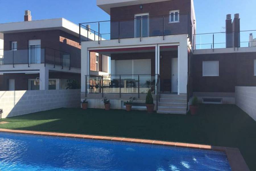 Gran alacant,Alicante,España,3 Bedrooms Bedrooms,2 BathroomsBathrooms,Chalets,39346