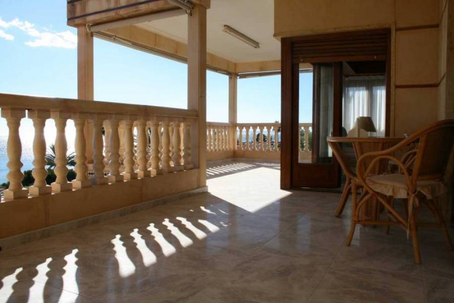 Santa Pola,Alicante,España,4 Bedrooms Bedrooms,2 BathroomsBathrooms,Chalets,39351