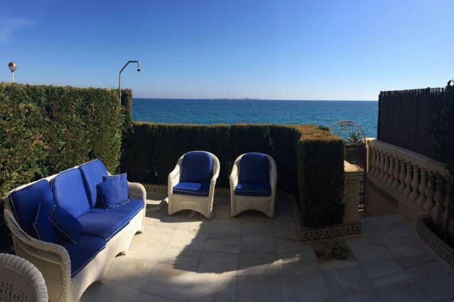 Santa Pola,Alicante,España,5 Bedrooms Bedrooms,4 BathroomsBathrooms,Chalets,39378